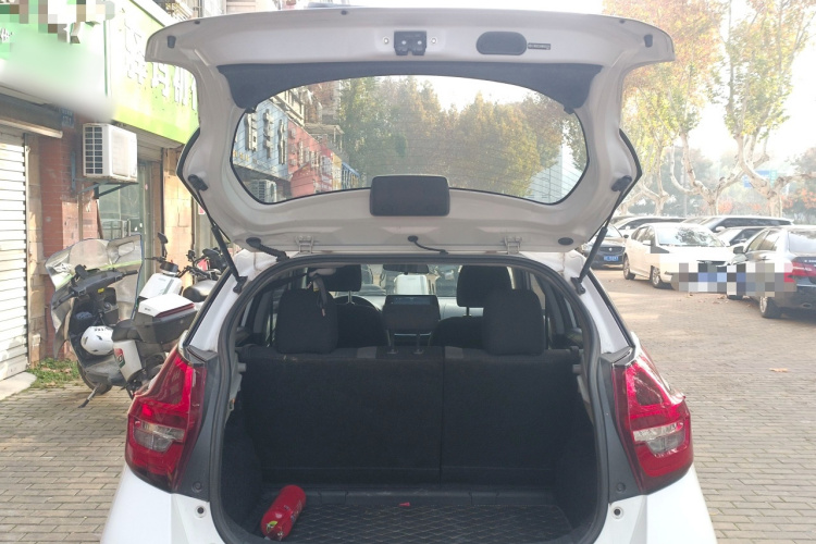 丰田 威驰FS 2021款 1.5L CVT锋驰版机舱底盘23