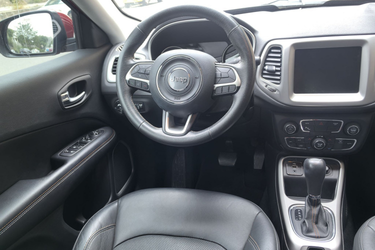 Jeep 指南者 2017款 200T 自动家享版中控内饰7006