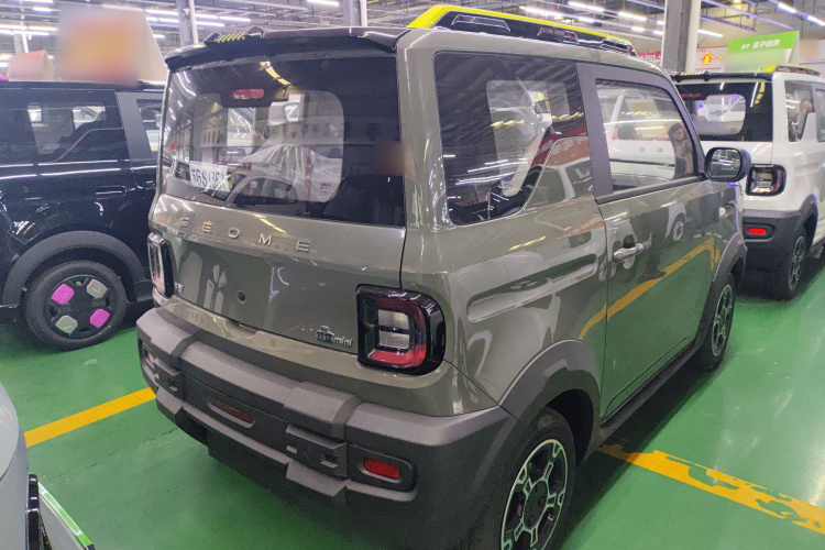 吉利银河 2025款 210km 熊猫骑士车身外观7