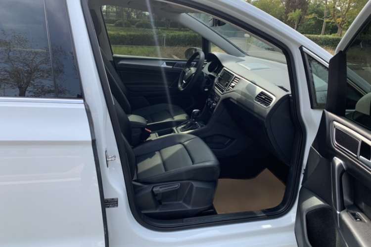 大众 高尔夫·嘉旅 2019款 280TSI 自动好奇型 国V局部细节41