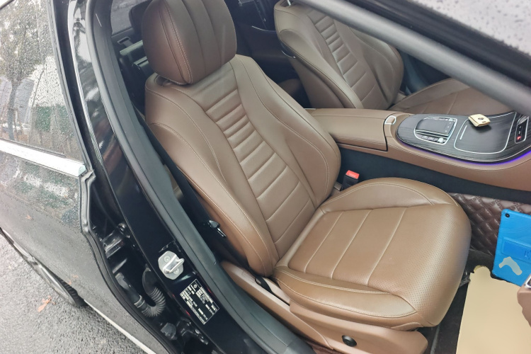 奔驰E级 2020款 E 300 L 运动豪华型局部细节41