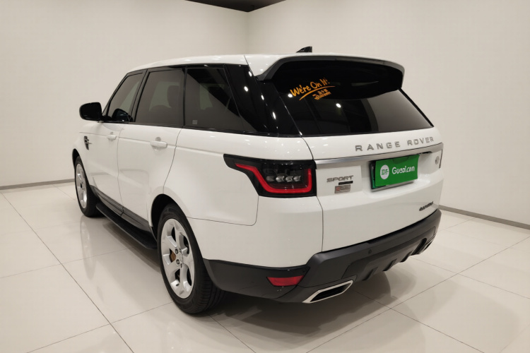 路虎 揽胜运动版新能源 2019款  P400e SE车身外观5