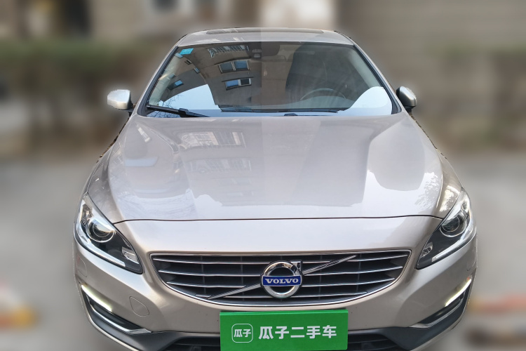 沃尔沃S60 2015款 S60L 2.0T 智远版车身外观2