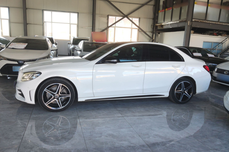 奔驰C级 2019款 C 260 运动版 4MATIC车身外观4