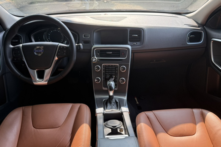 沃尔沃S60 2014款 S60L T5 智驭版中控内饰7006