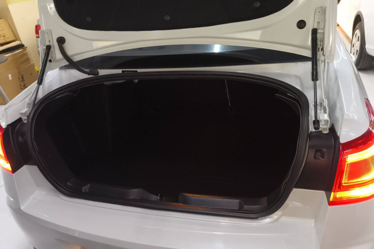 雪铁龙 世嘉 2013款 三厢 1.6L 自动品享型局部细节23