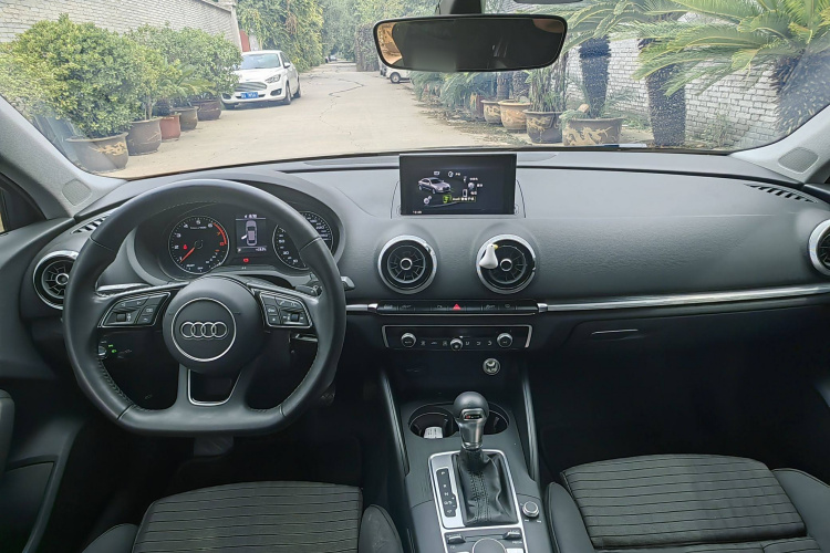 奥迪A3 2019款 Limousine 35 TFSI 运动型 国VI中控内饰7002