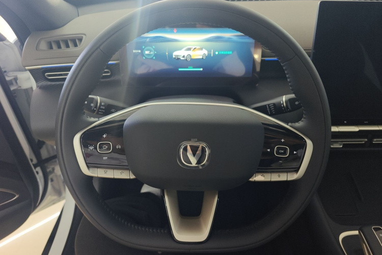 长安 逸动 2026款 第四代 1.5T 500Bar 智享型中控内饰13