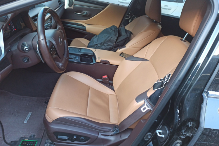 雷克萨斯ES 2020款 200 卓越版局部细节19