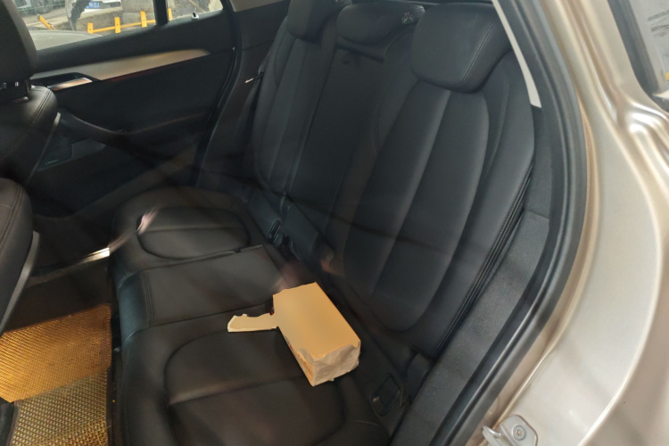 宝马X1 2018款 sDrive18Li 时尚型中控内饰21