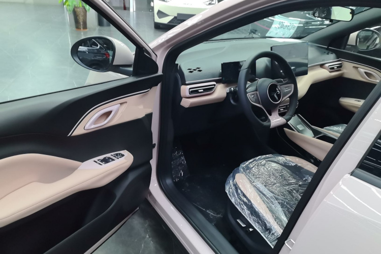 比亚迪 海鸥 2025款 智驾版 305km 自由版中控内饰7003