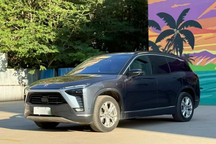 蔚来ES8 2020款 580KM 七座版车身外观1