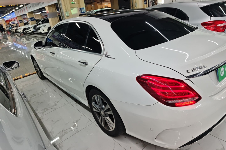 奔驰C级 2017款 C 200 L 运动版车身外观4