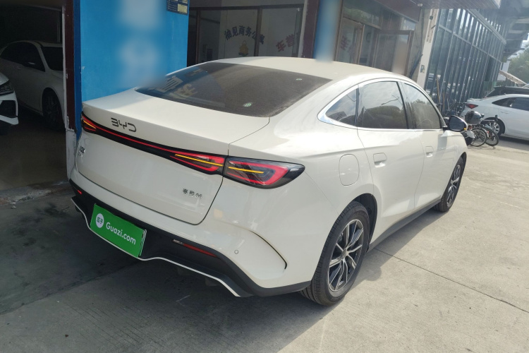 比亚迪 海豹06新能源 2024款 DM-i 80KM尊贵型车身外观7