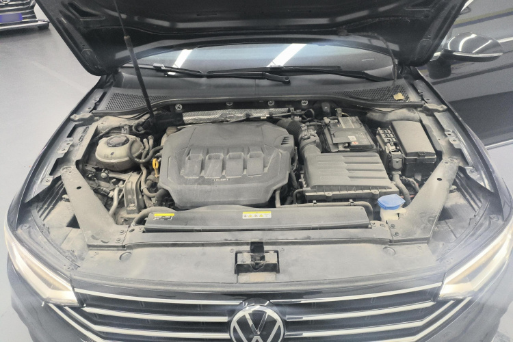 大众 迈腾 2020款 330TSI DSG 豪华型机舱底盘24