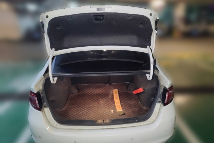 菲亚特 菲翔 2015款 1.4T 自动智享版中控内饰23