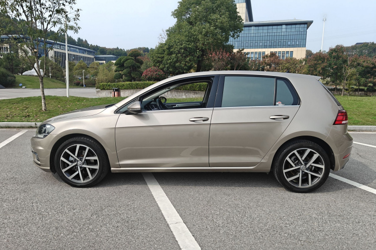 大众 高尔夫 2020款 200TSI DSG舒适进取版车身外观6003