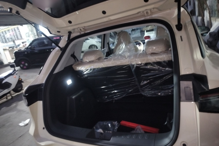 五菱汽车 缤果S 2025款 325km 尊享款机舱底盘23