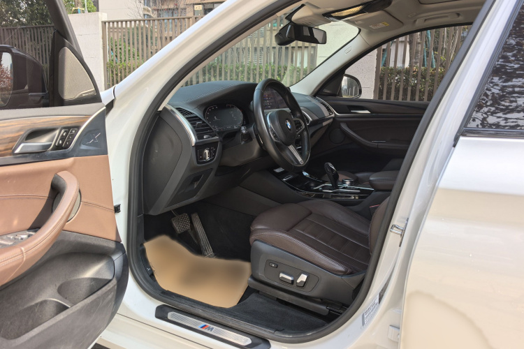 宝马X3 2020款  xDrive28i M运动套装中控内饰7001