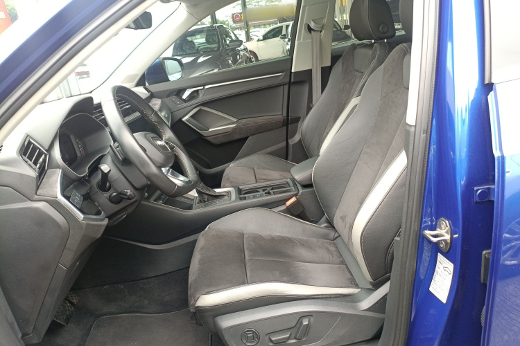 奥迪Q3 2019款 40 TFSI 时尚动感型中控内饰19