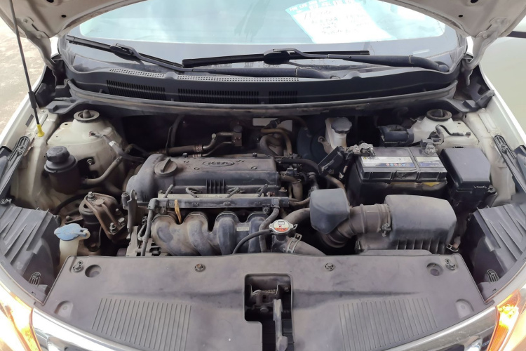 起亚K2 2012款 两厢 1.4L MT GLS局部细节24