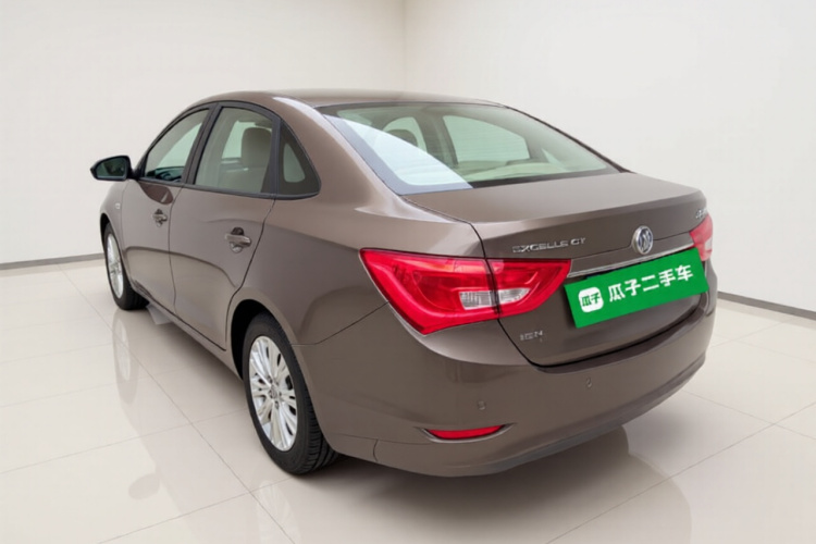 别克 英朗 2017款 15N 自动精英型车身外观5