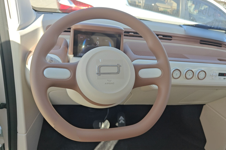 奔腾小马 2026款 222km 炫彩马中控内饰13