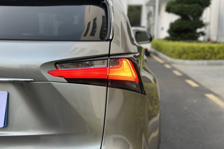 雷克萨斯NX 2015款 200t 全驱 锋尚版车身外观6007