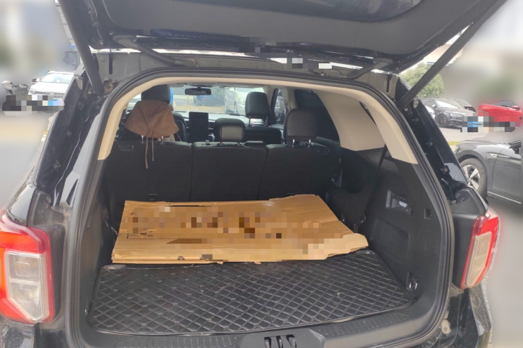 福特 探险者 2020款 EcoBoost 285 四驱钛金版 7座中控内饰23