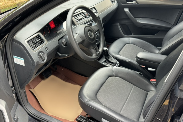 大众 桑塔纳 2015款 1.6L 自动舒适版中控内饰7002