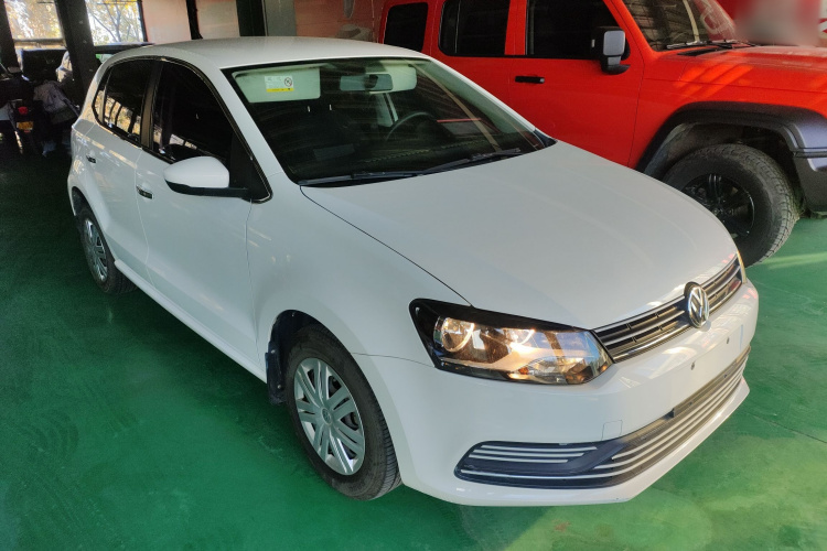 大众 Polo 2016款 1.4L 手动风尚型车身外观3