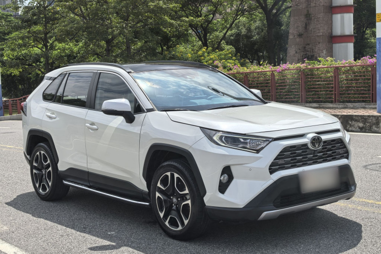 丰田 RAV4荣放 2020款 2.0L CVT四驱尊贵版车身外观6003