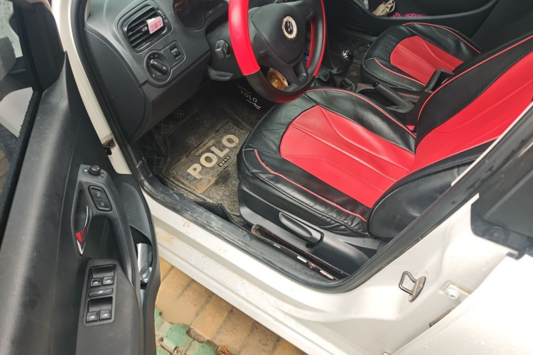 大众 Polo 2016款 1.4L 手动风尚型中控内饰7003
