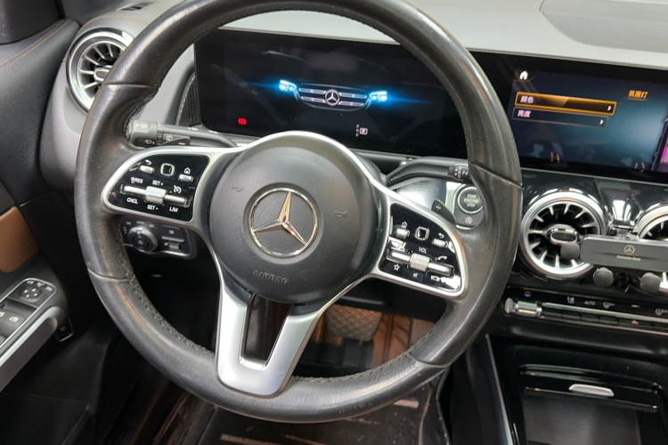 奔驰GLB 2021款 GLB 200 动感型局部细节13