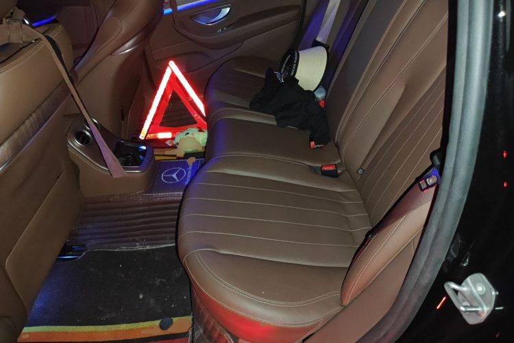 奔驰E级 2021款 E 260 L中控内饰21