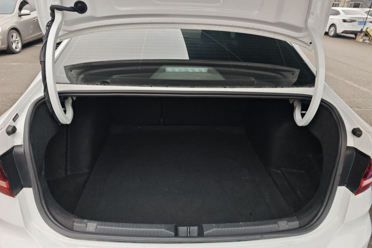 大众 朗逸 2023款 1.5L 自动得逸版机舱底盘23