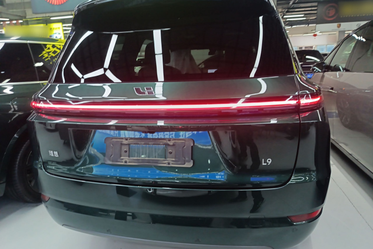 理想汽车 理想L9 2024款 Ultra车身外观6