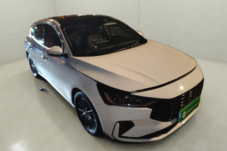 福特 福克斯 2022款 两厢 EcoBoost 180 自动竞速版车身外观3