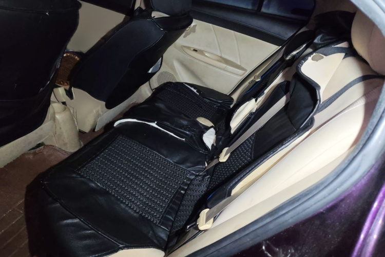 丰田 威驰 2014款 1.5L 自动智臻版中控内饰7004