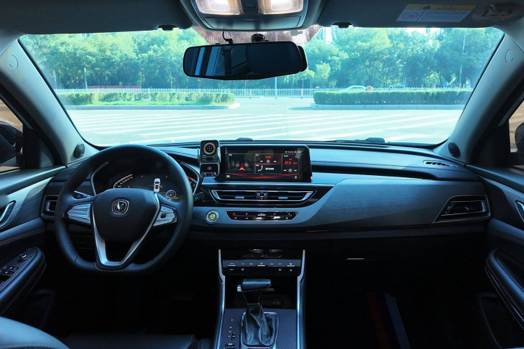 长安CS75 2021款 荣耀百万版 280T DCT豪华型中控内饰7001