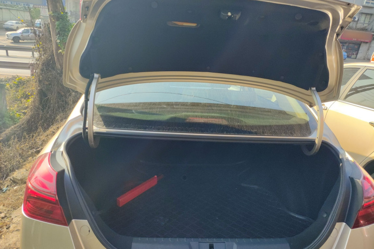 吉利汽车 帝豪 2018款 1.5L CVT向上互联版局部细节23