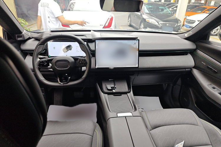 领克08 EM-P 2025款 220km 四驱性能Halo中控内饰7002