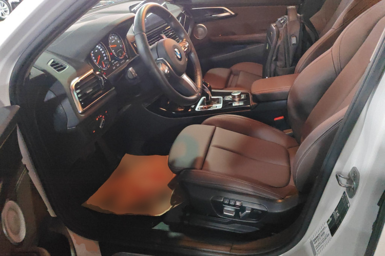 宝马1系 2021款 改款 120i M运动曜夜版局部细节19