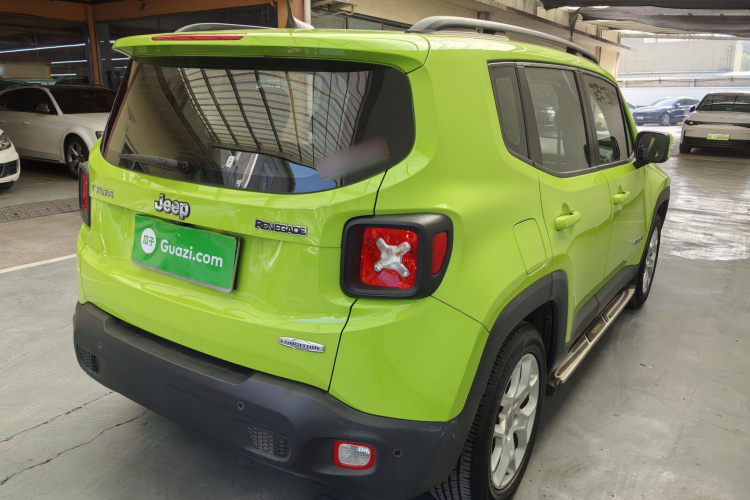 Jeep 自由侠 2017款  180T 自动劲能版车身外观6013