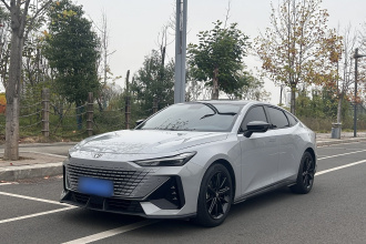 长安UNI-V 2022款 1.5T 尊贵型