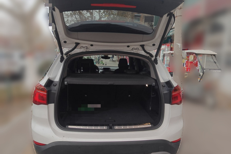 宝马X1 2018款 sDrive18Li 时尚型中控内饰23