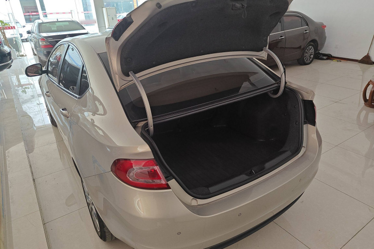 菲亚特 菲翔 2012款 1.4T 自动劲享版中控内饰23