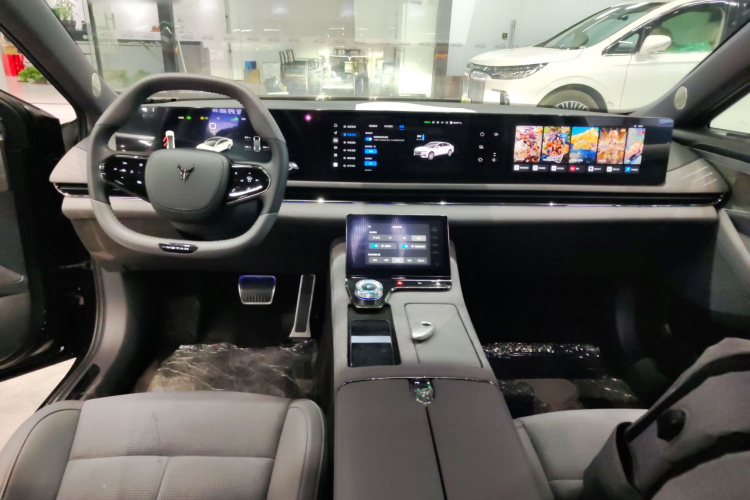 岚图汽车 岚图追光 2024款 PHEV 四驱超长续航旗舰版中控内饰12