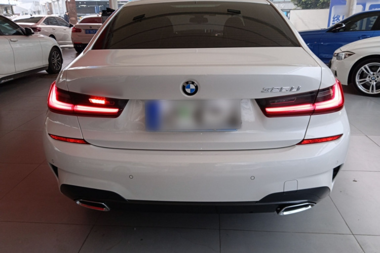 宝马3系 2022款 325Li M运动套装车身外观6