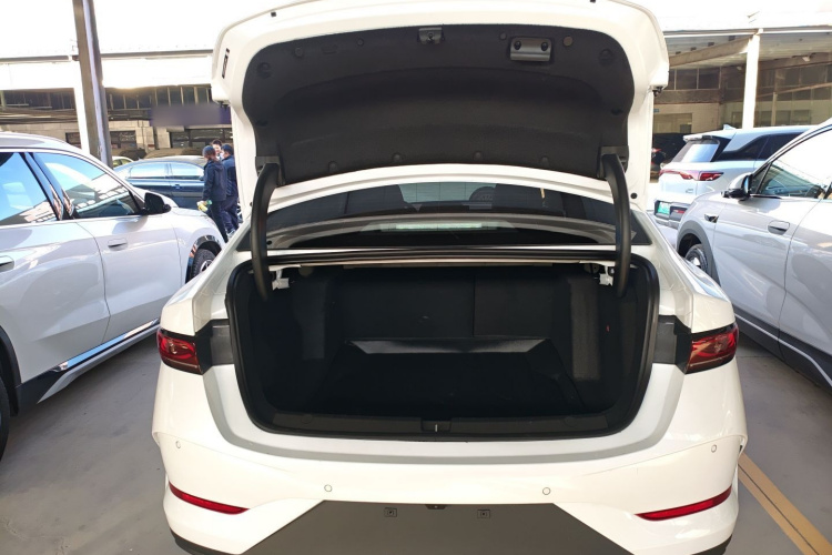 比亚迪 秦PLUS 2025款 EV 智驾版 510KM进取型局部细节23